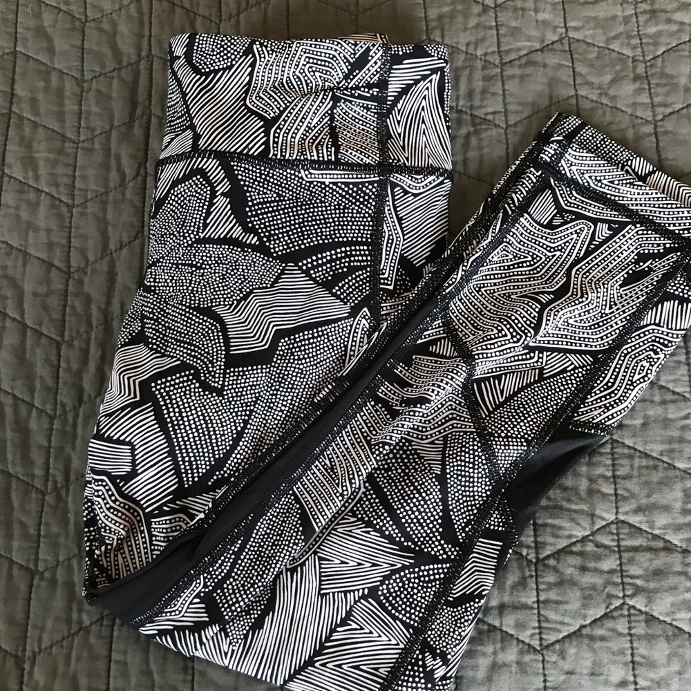 Pace Rival Lululemon crops